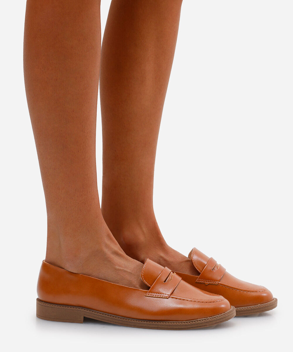 mocassim com tira via uno marrom