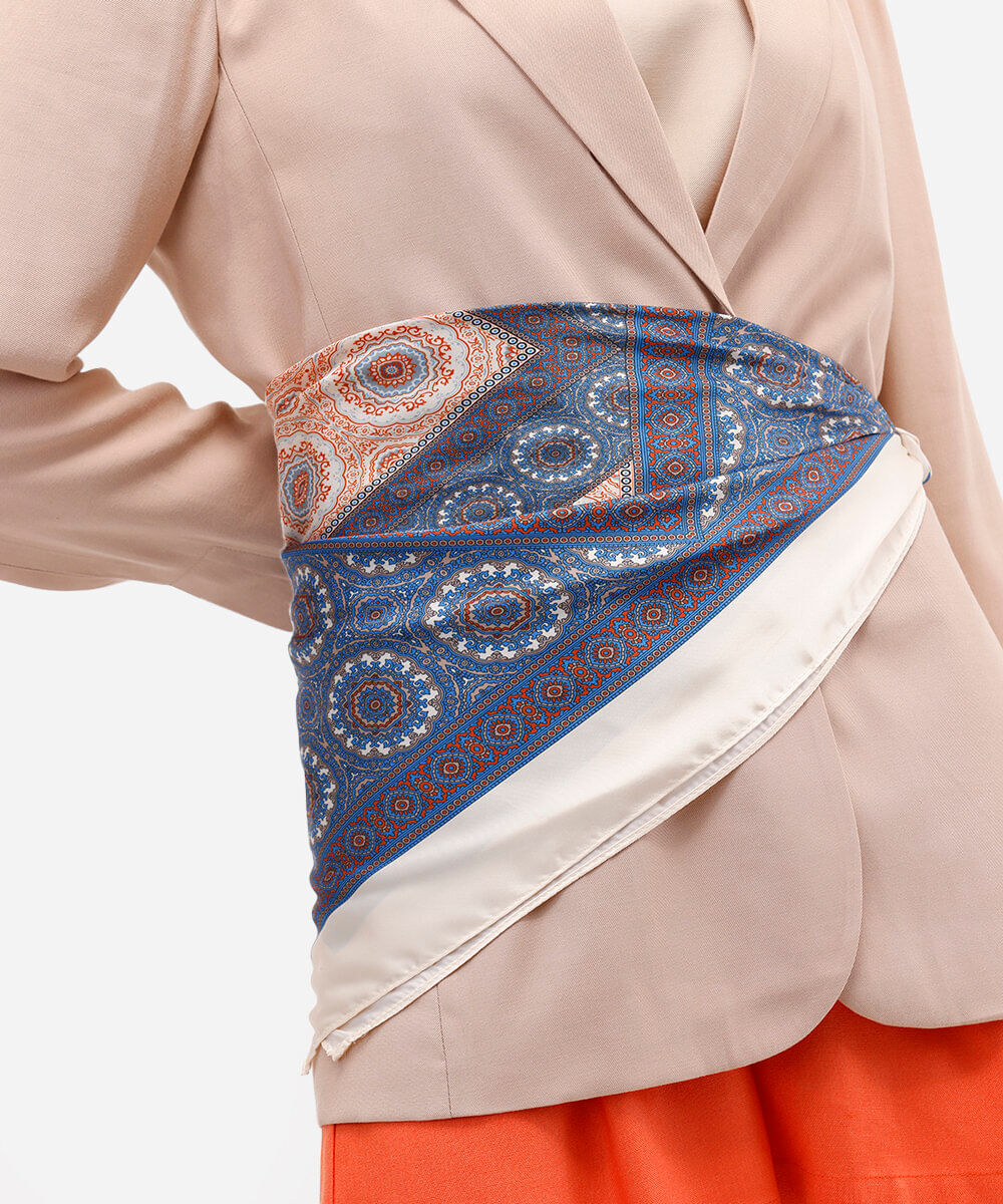 lenço acetinado arabescos colorido