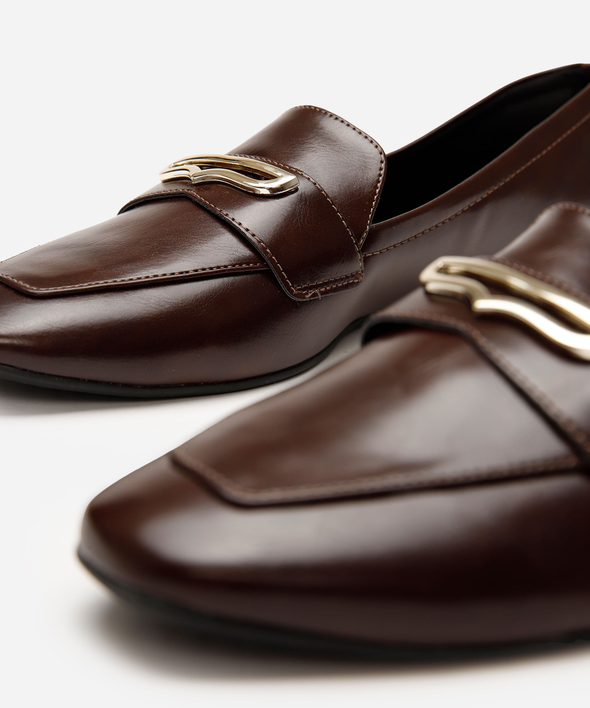 mocassim com fivela oneself marrom