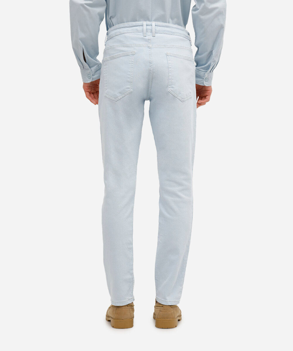 calça slim jeans com bolsos azul