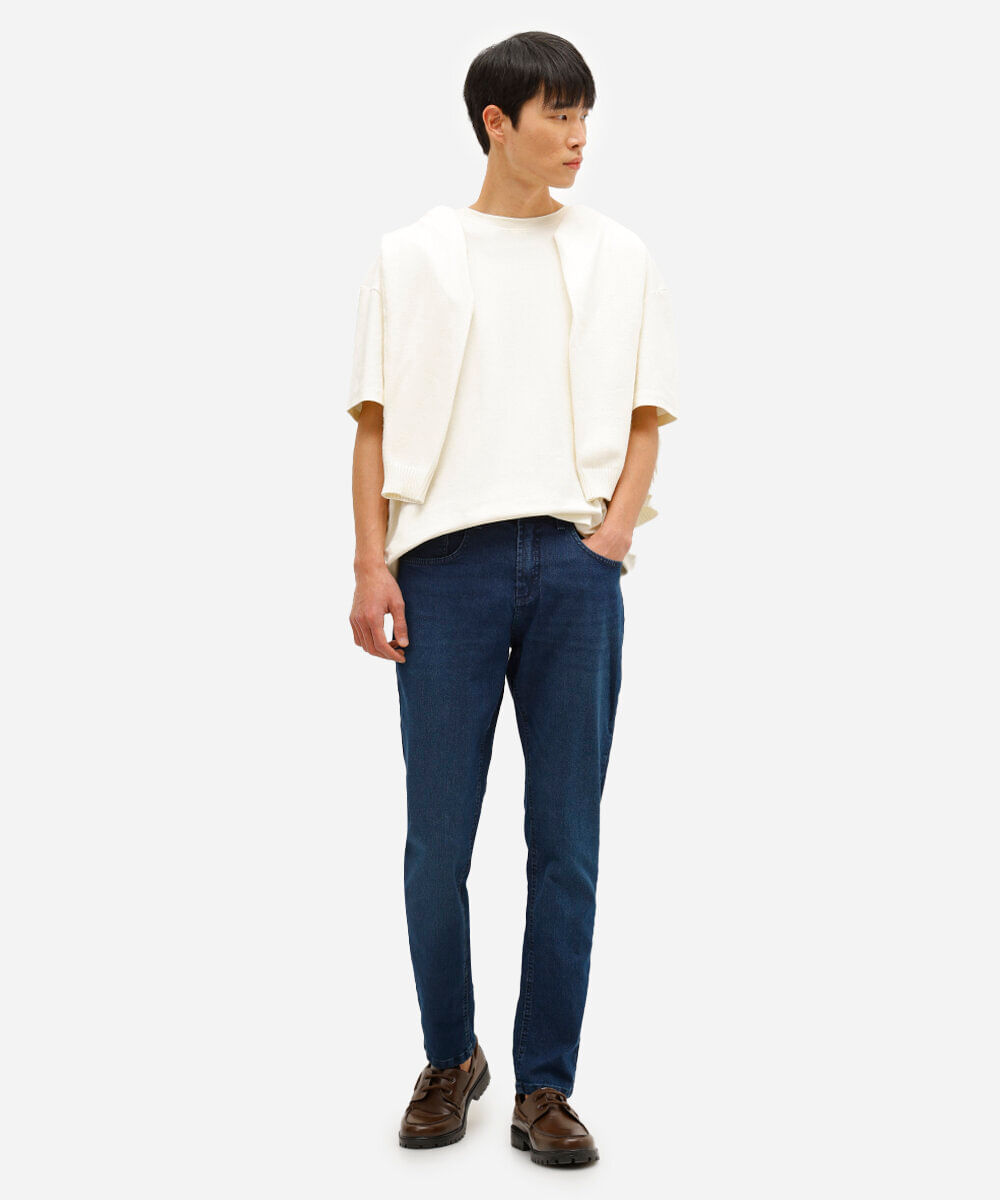 calça slim jeans com bolsos azul