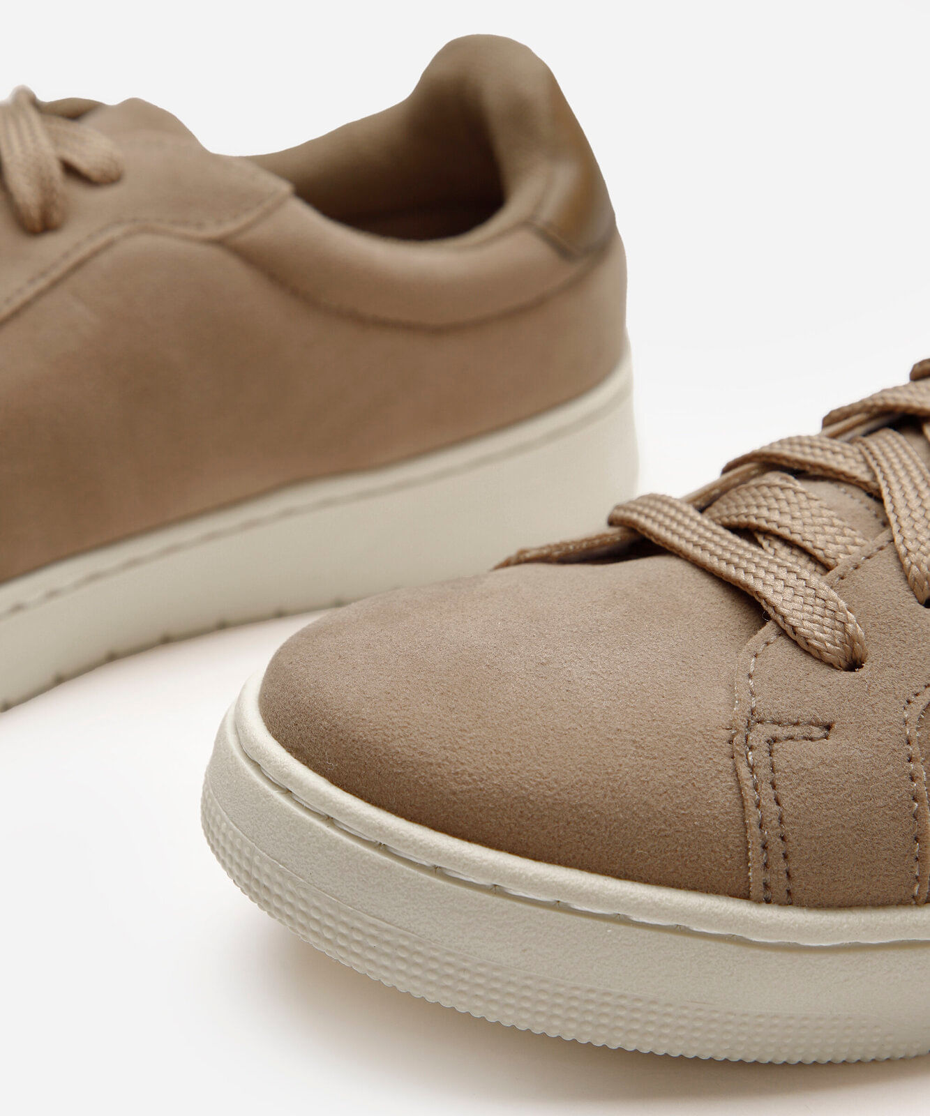 sapatênis de suede com recortes oneself bege