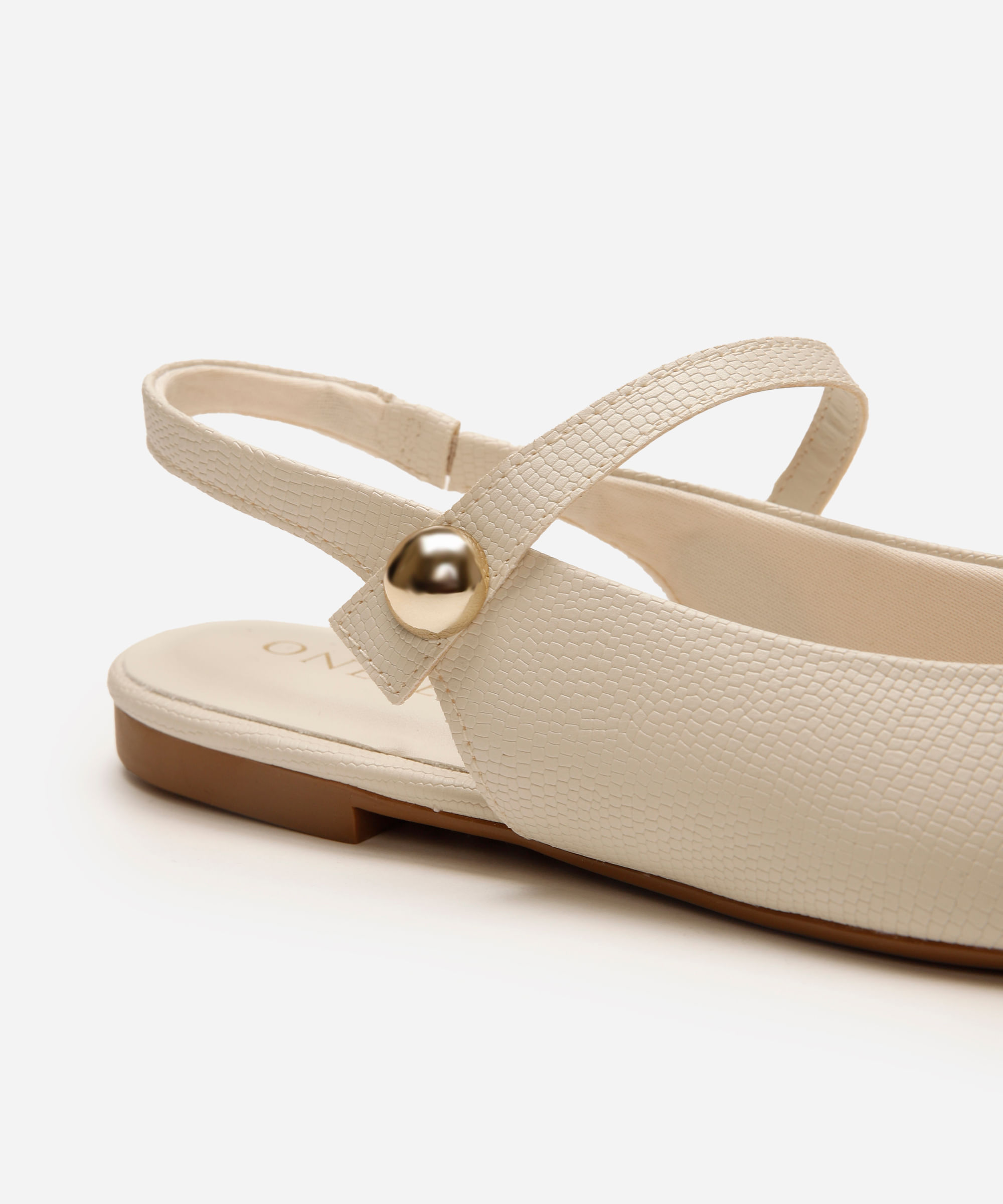 sapatilha boneca bico fino texturizada oneself off white
