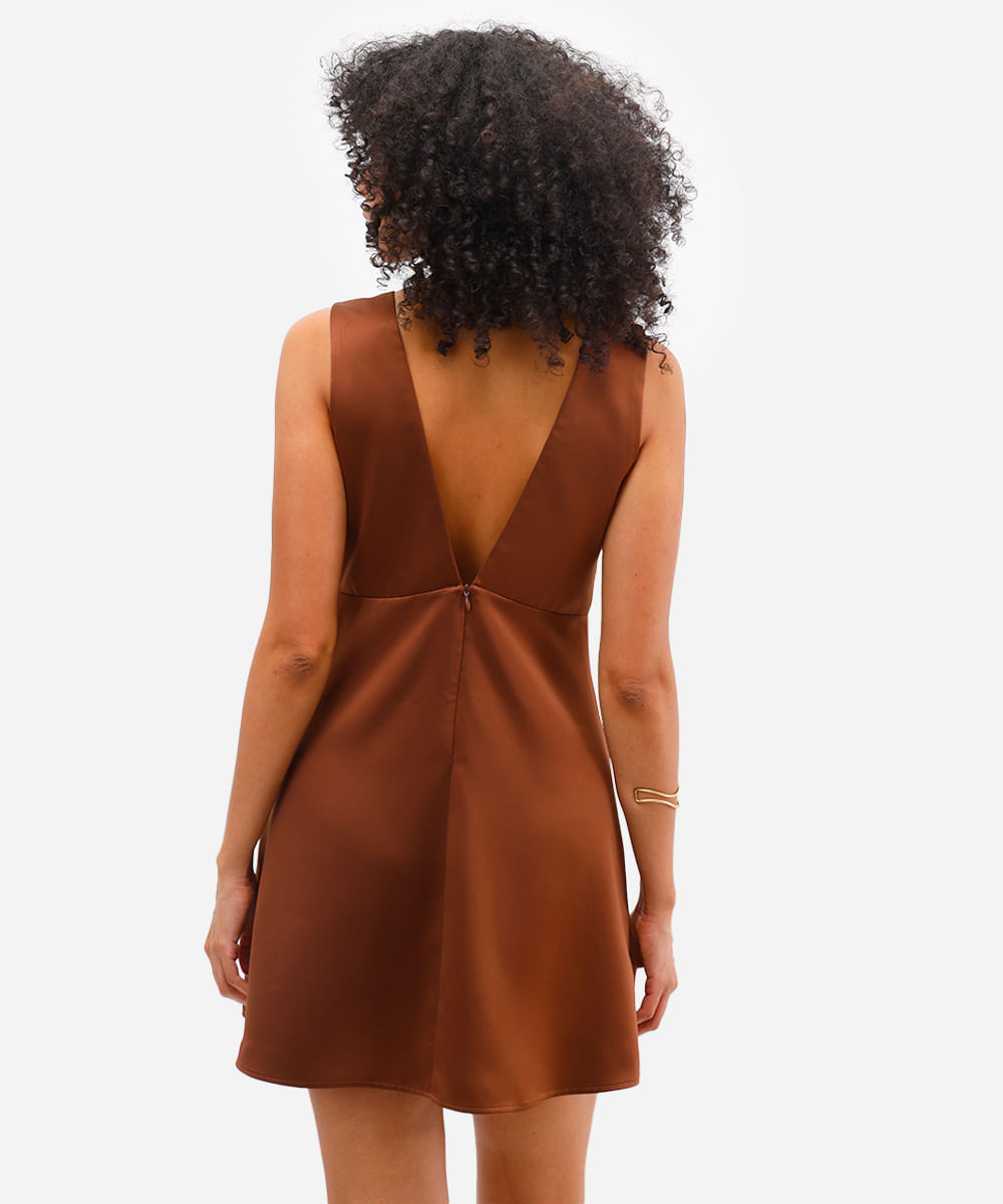 vestido curto feminino acetinado decote v marrom