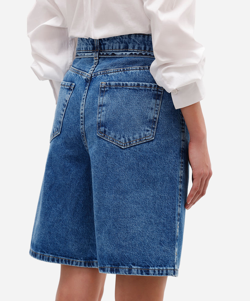 bermuda feminina jeans cintura média com cordão azul