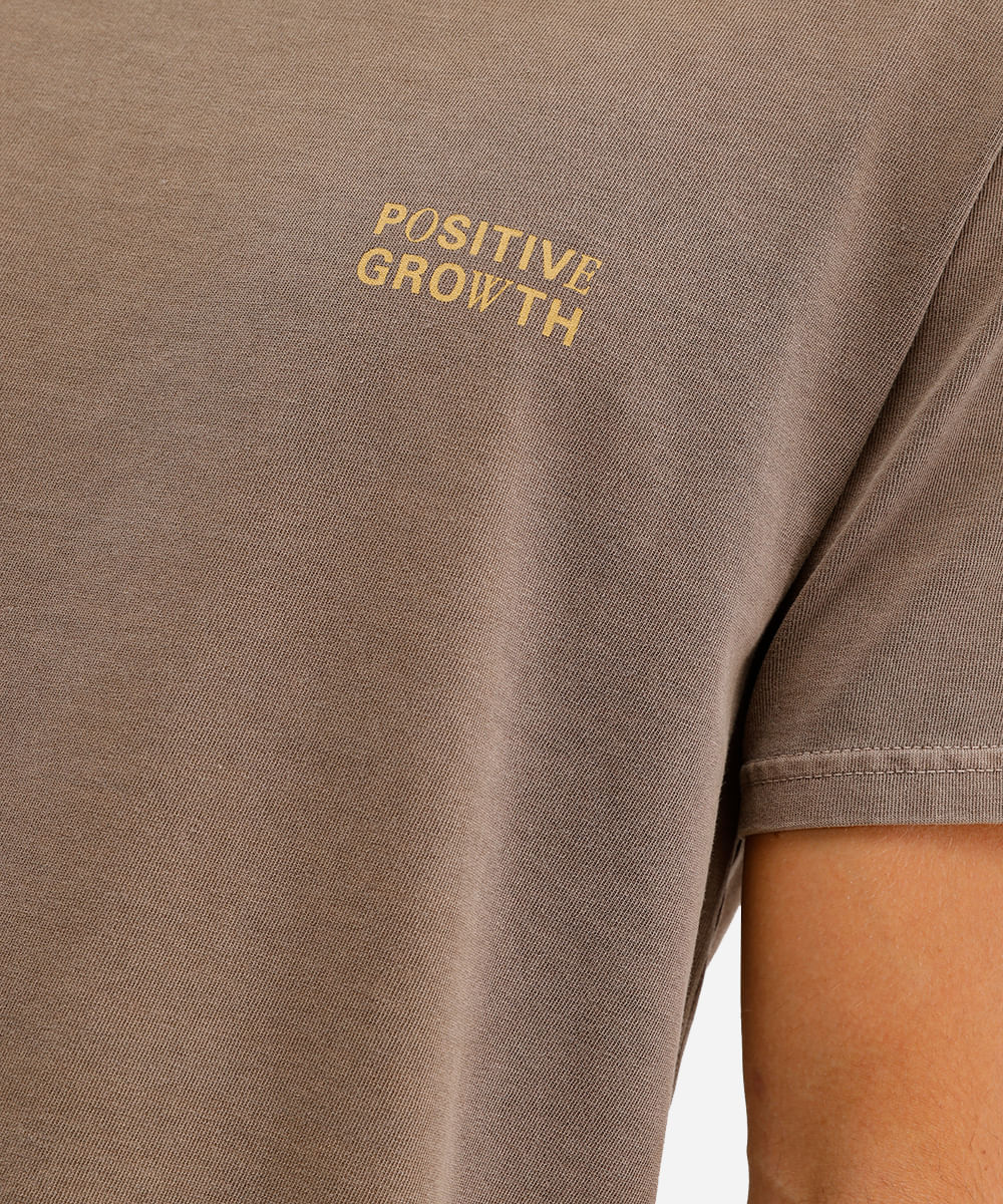 camiseta masculina de algodão estampada estonada marrom