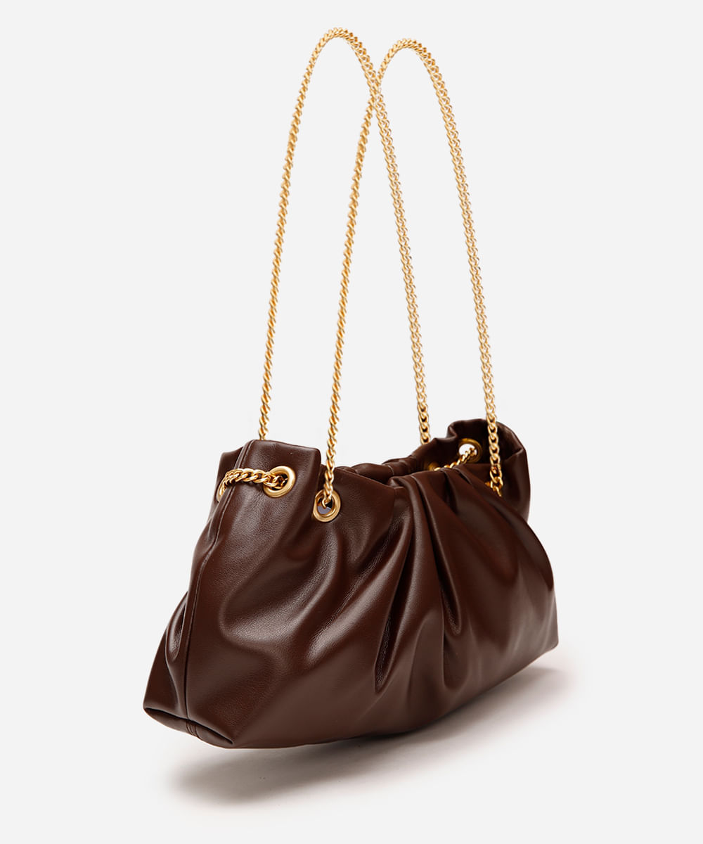 bolsa shoulder feminina com pregas e alça de corrente marrom