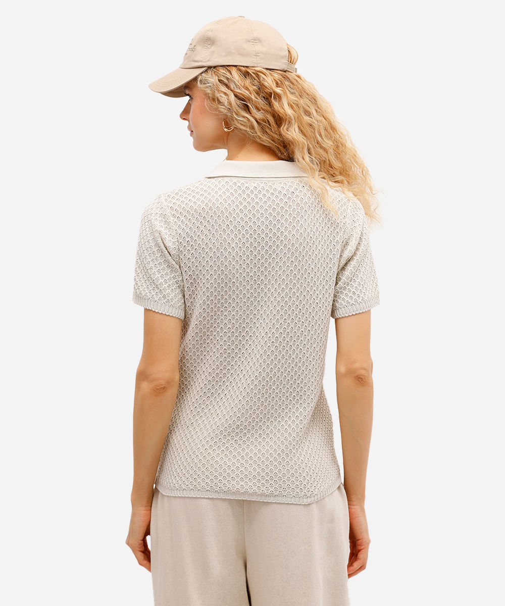 polo feminina de tricot manga curta texturizada bege