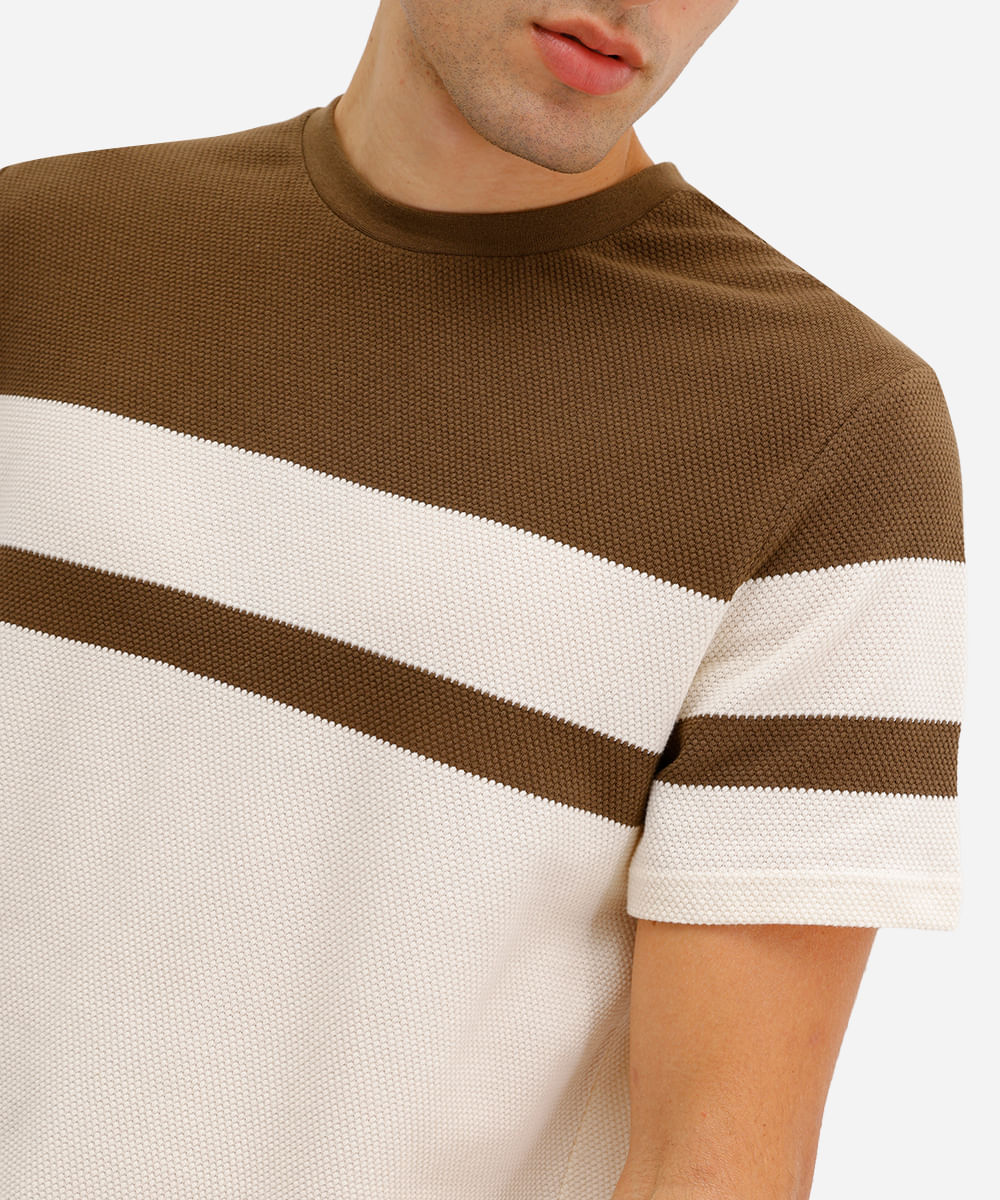 camiseta comfort texturizada listrada manga curta bege