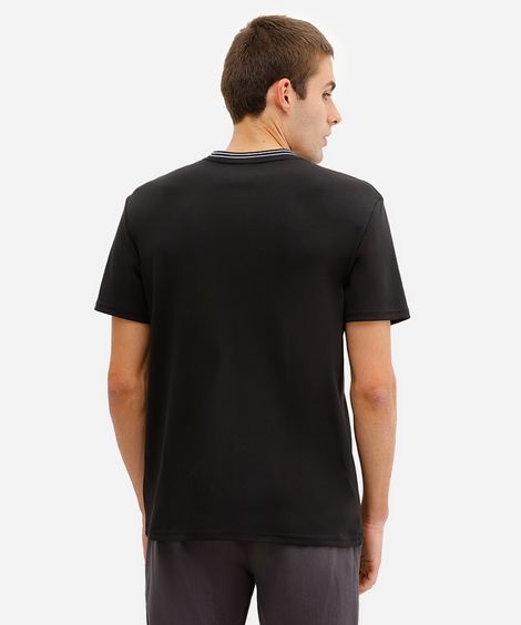 camiseta masculina de algodão peruano gola contrastante preta