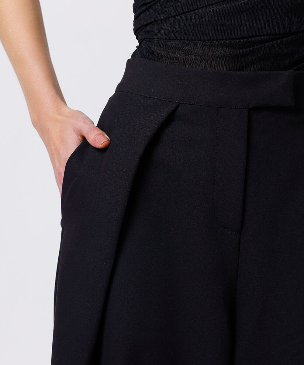 calça feminina de alfaiataria com pregas mindset preta