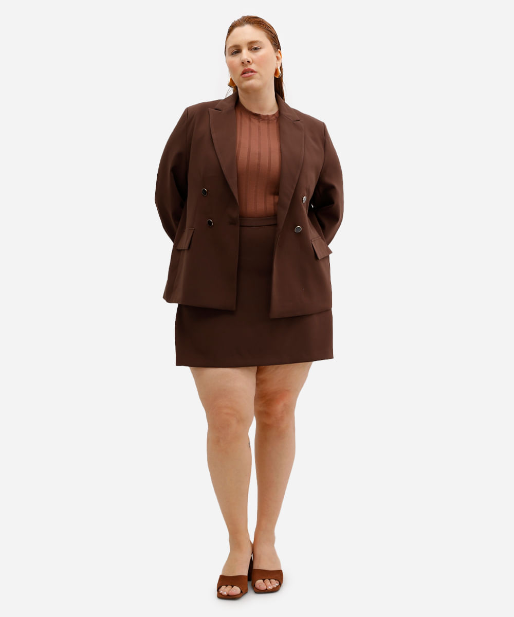 blazer de alfaiataria com ombreiras plus size marrom