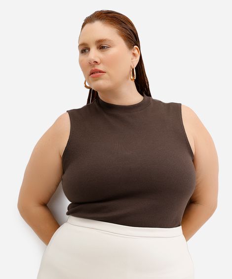 regata feminina plus size gola alta marrom