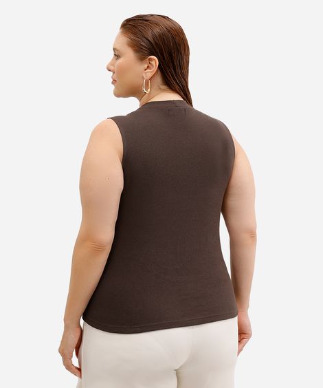 regata feminina plus size gola alta marrom