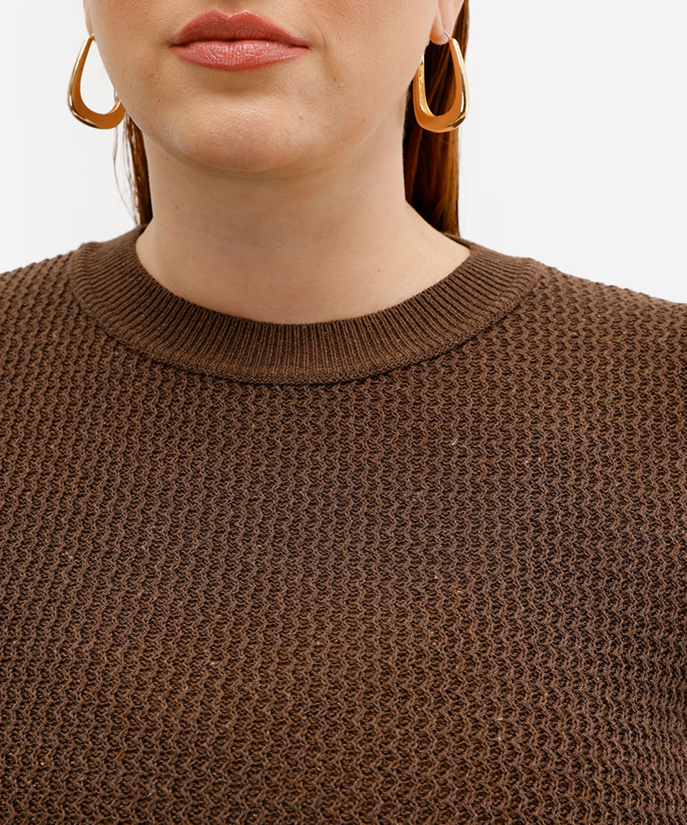blusa feminina de tricot manga bufante texturizada plus size marrom