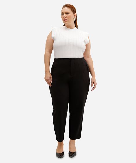 calça reta de alfaiataria feminina com pences plus size preta
