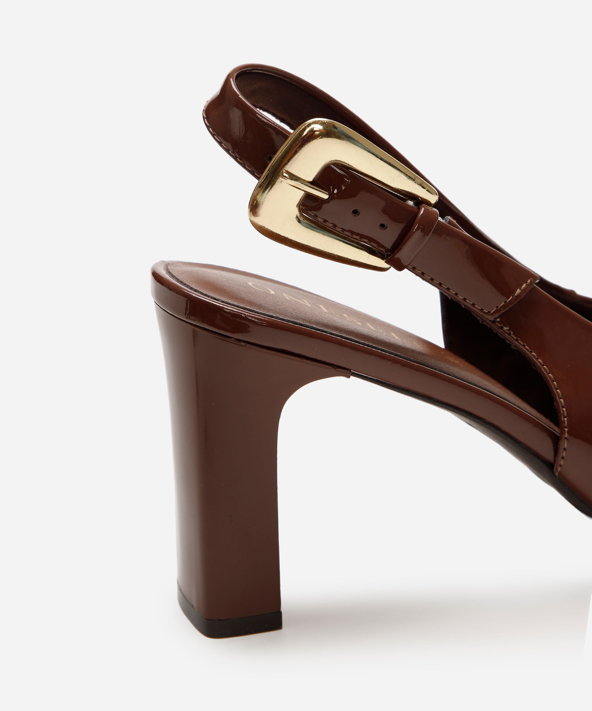 scarpin feminino bico fino com fivela oneself marrom