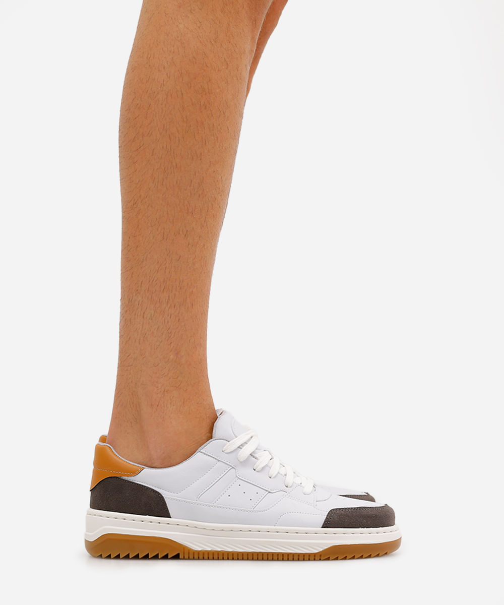 tênis casual masculino com recortes branco