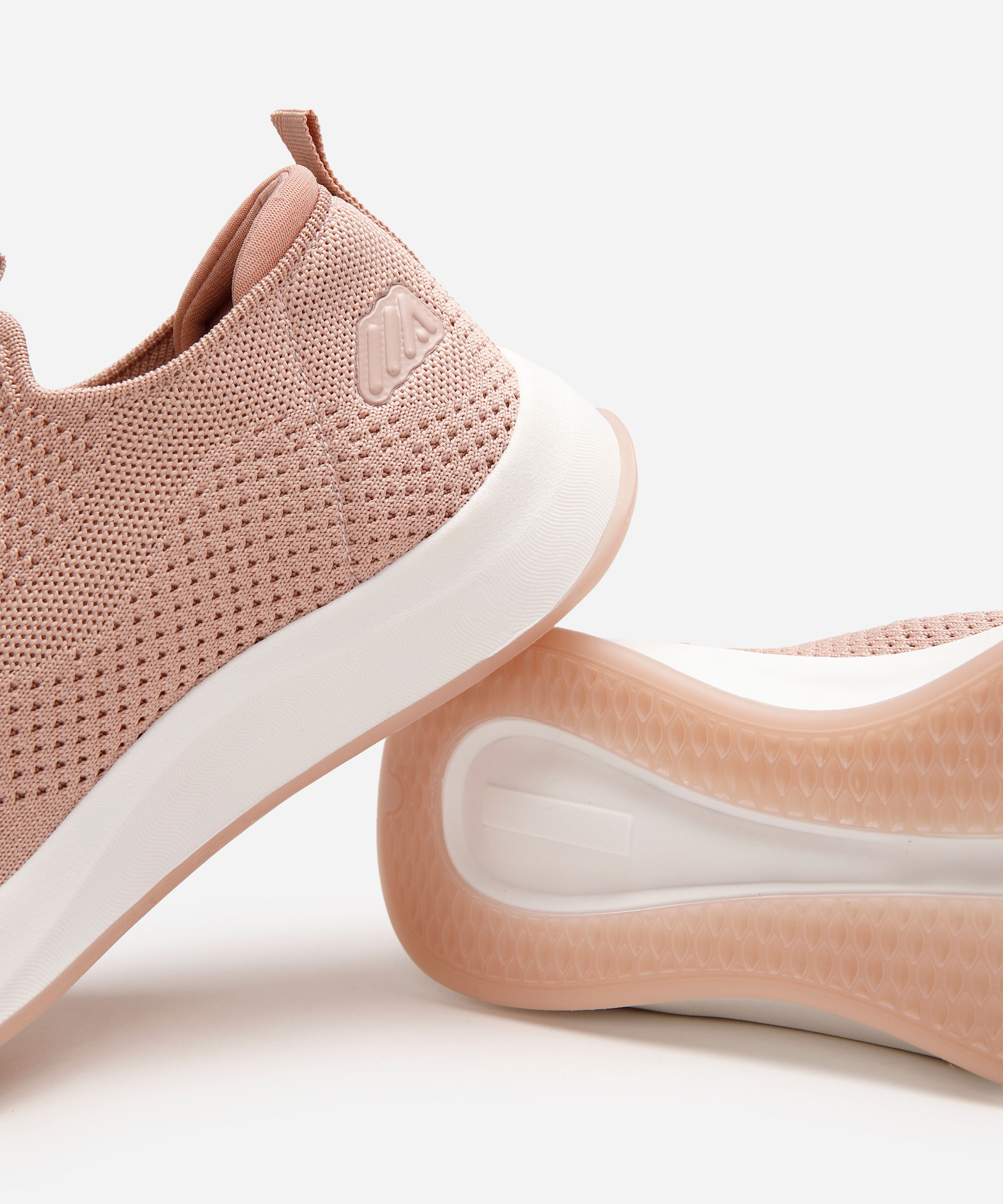 tênis esportivo rosa