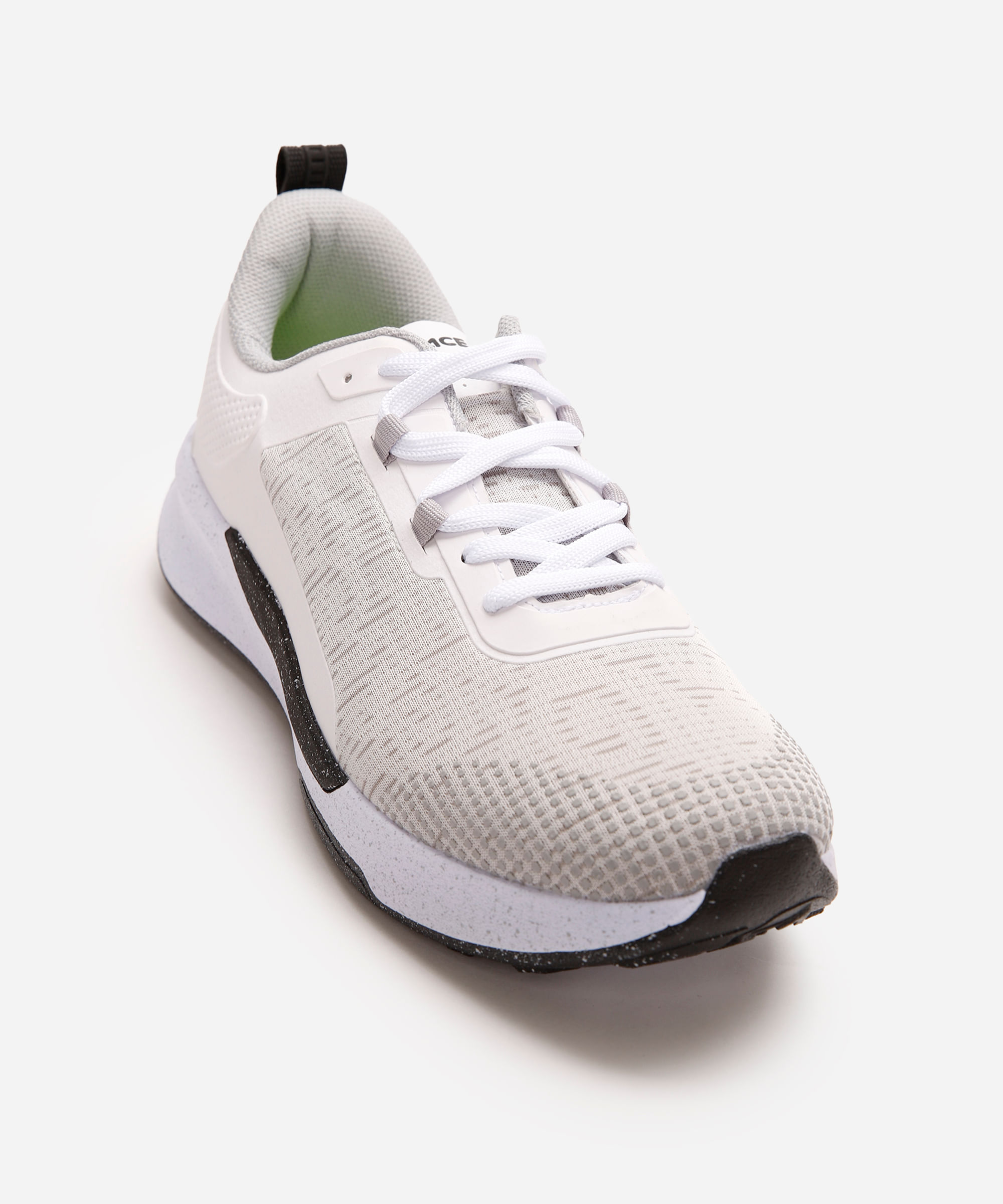 tênis esportivo masculino com recortes branco