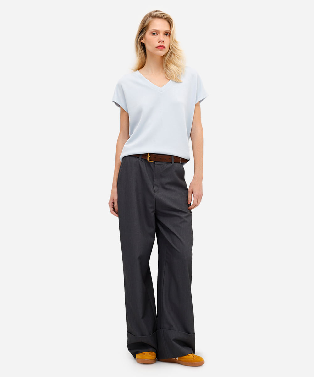 blusa básica feminina decote v manga curta azul