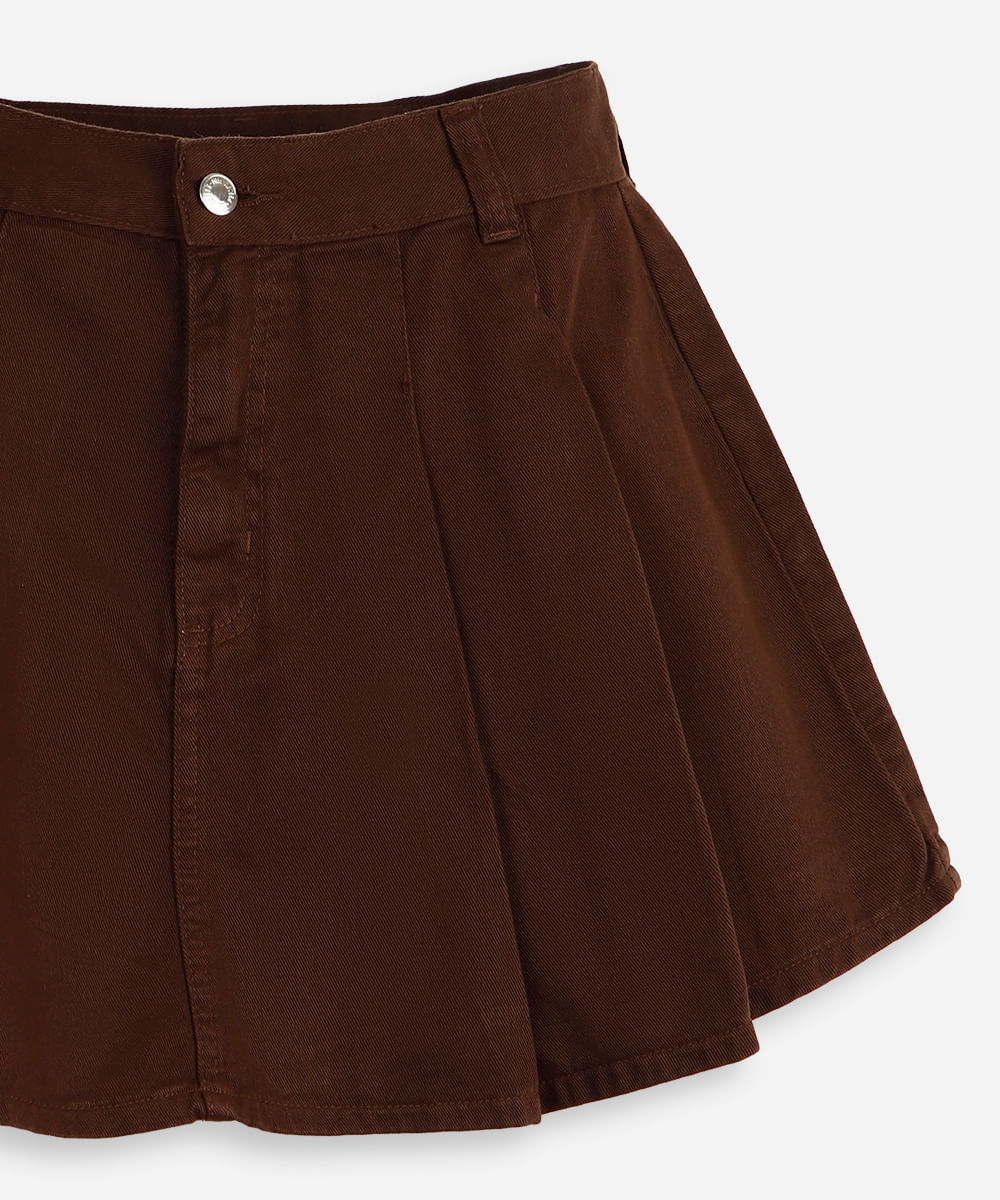 short saia plissada juvenil com pregas - marrom