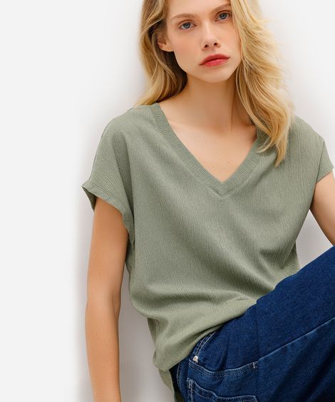 camiseta decote v manga curta texturizada verde