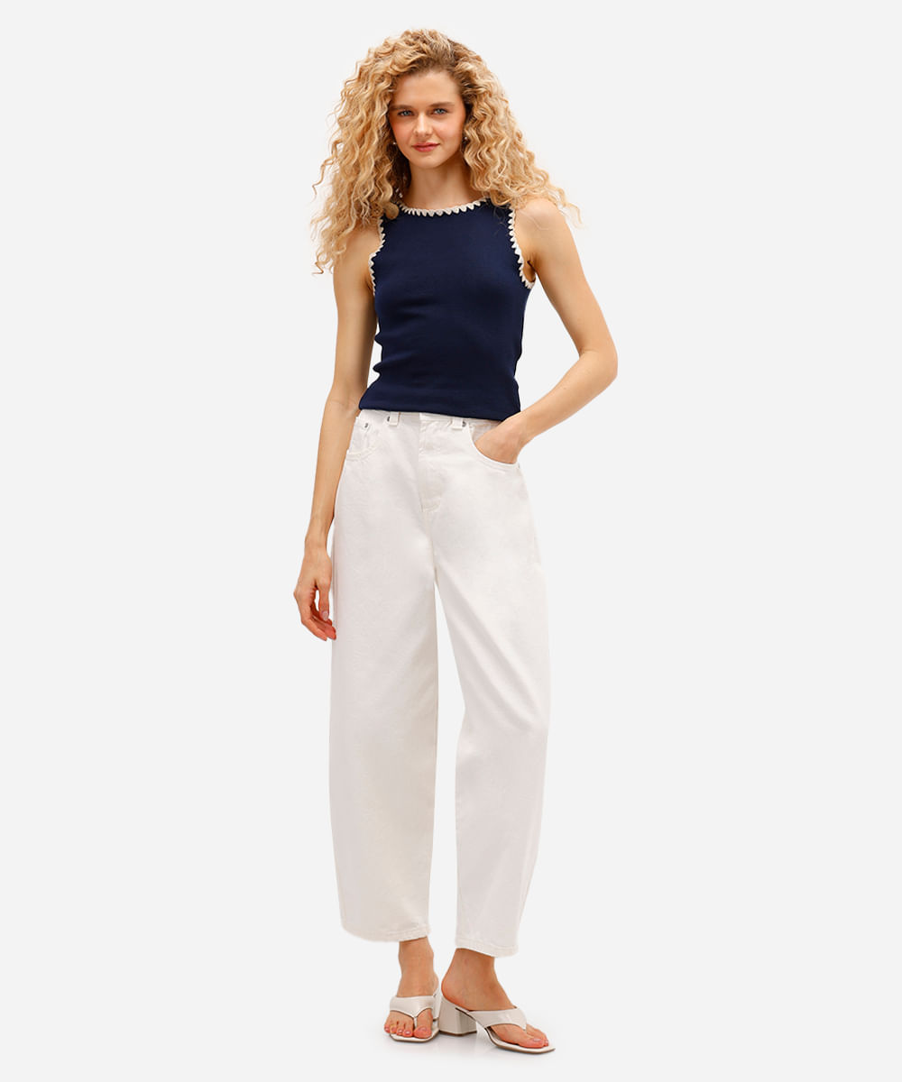cropped feminino de tricot com bordado azul