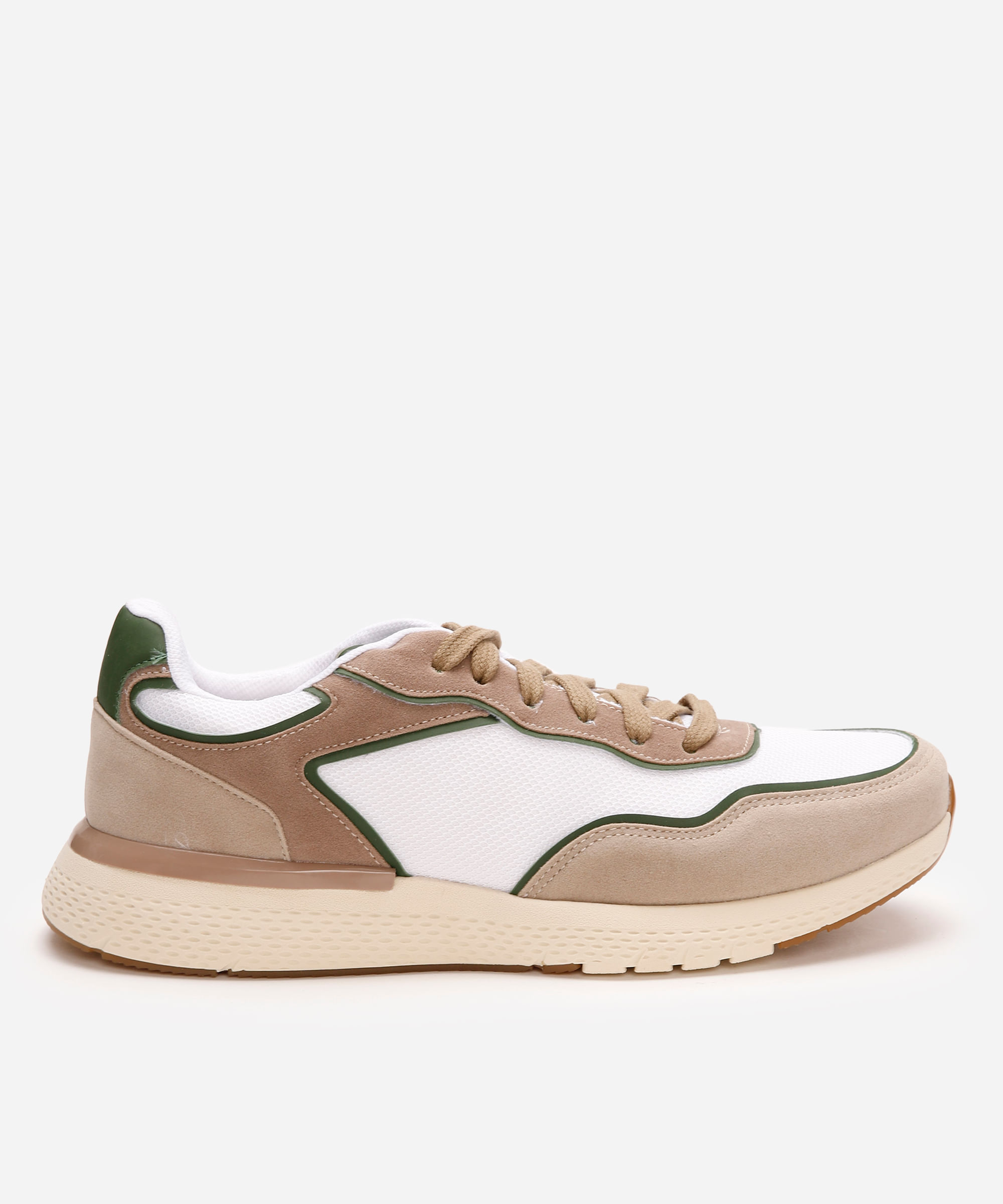 tênis esportivo masculino com recortes branco