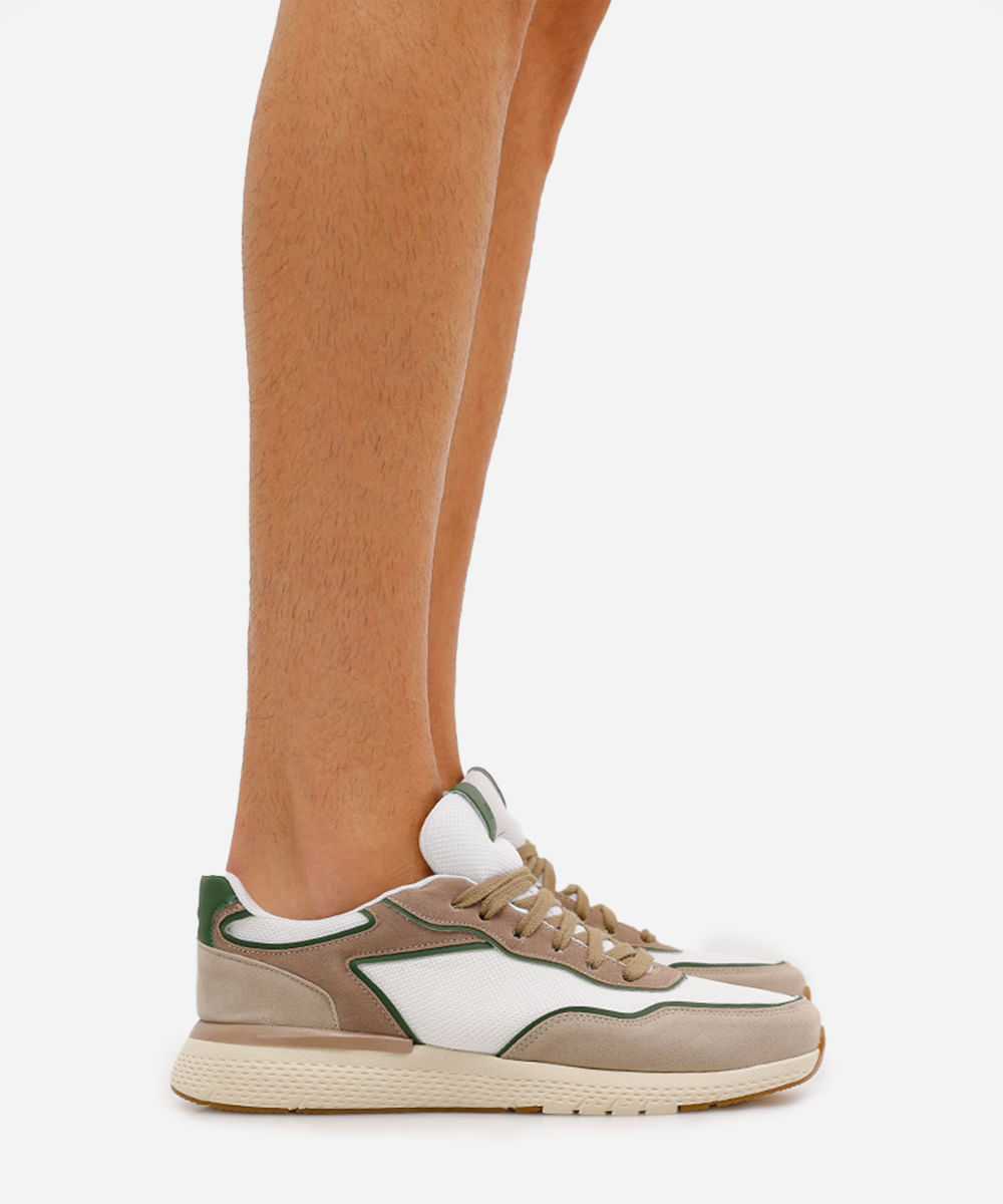 tênis esportivo masculino com recortes branco
