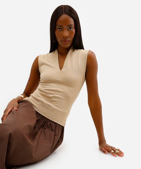 regata feminina com viscose decote v bege