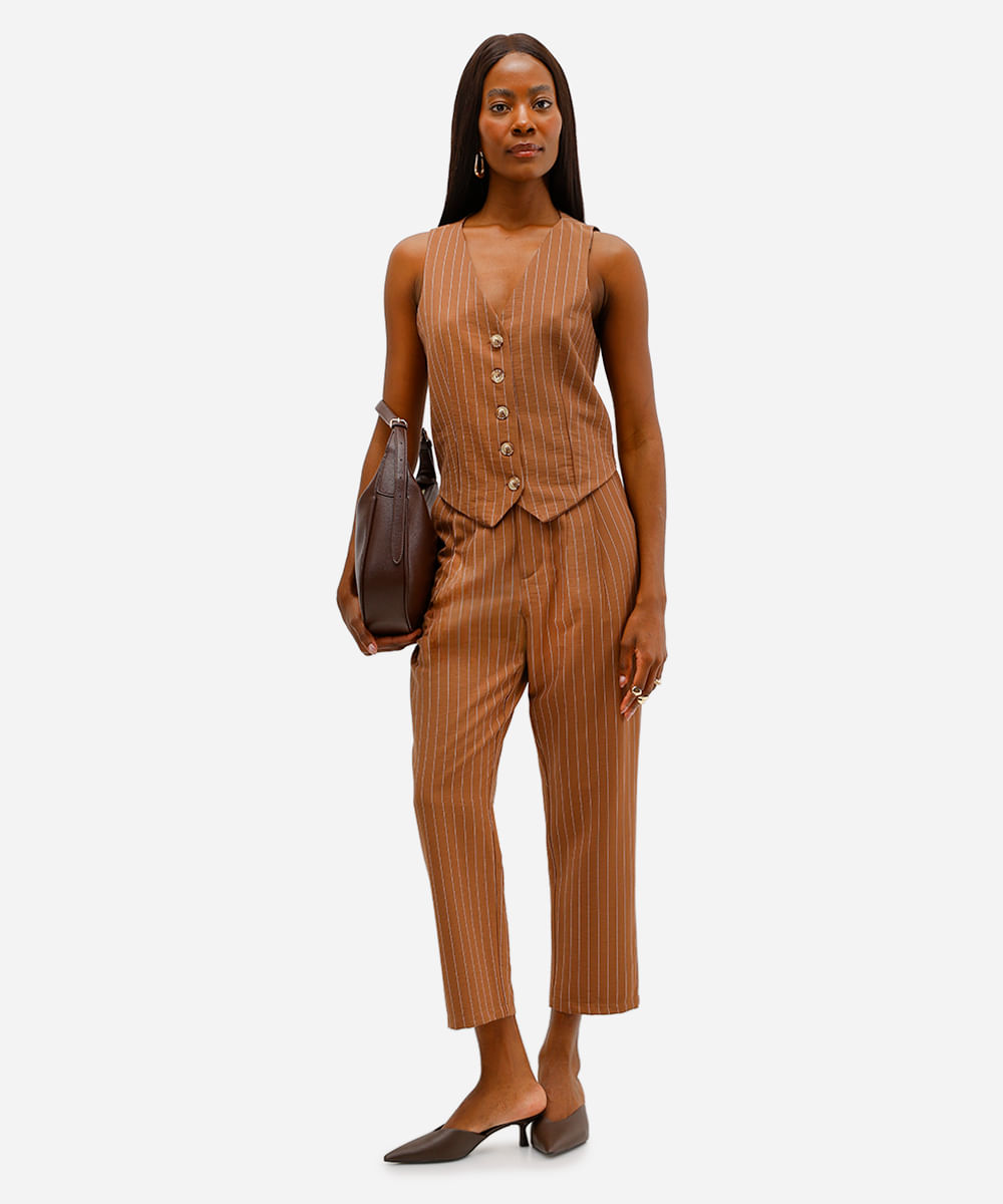 colete feminino de alfaiataria risca de giz  marrom