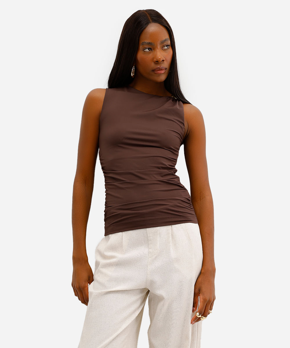 regata feminina de poliamida franzida marrom