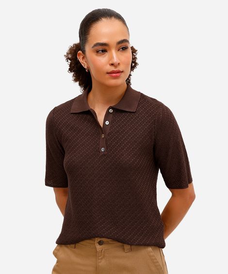 polo feminina de tricot texturizado manga curta marrom