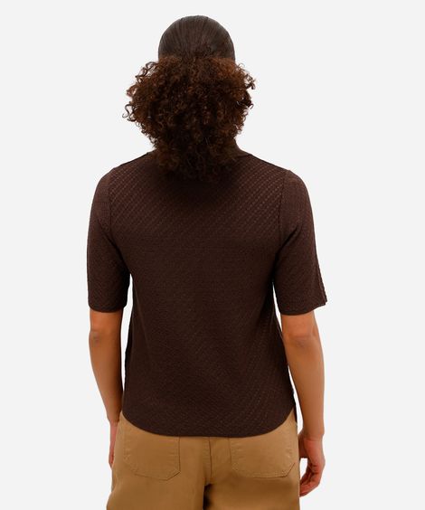 polo feminina de tricot texturizado manga curta marrom