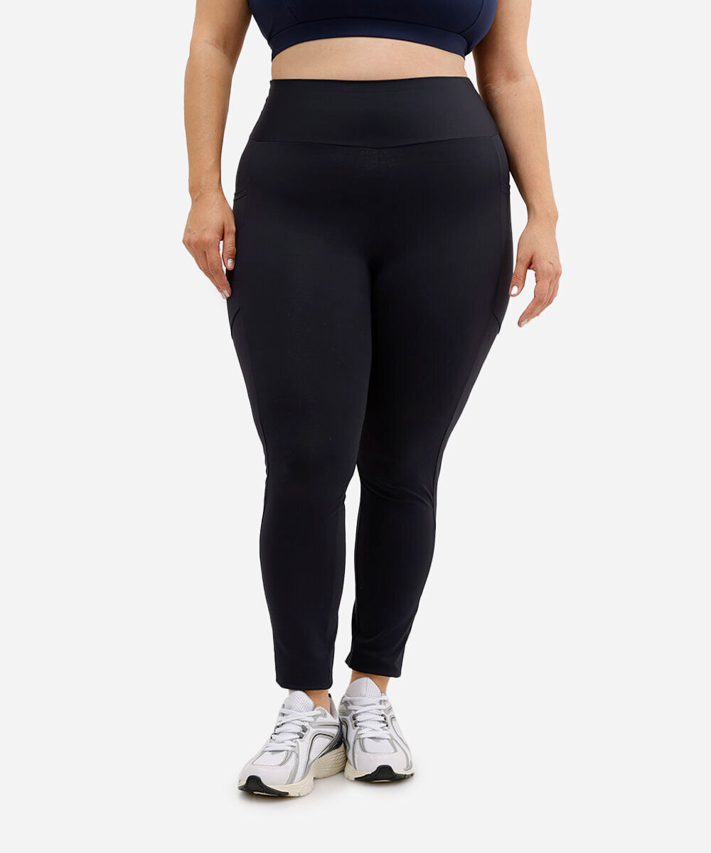 calça legging plus size com bolso esportiva preta