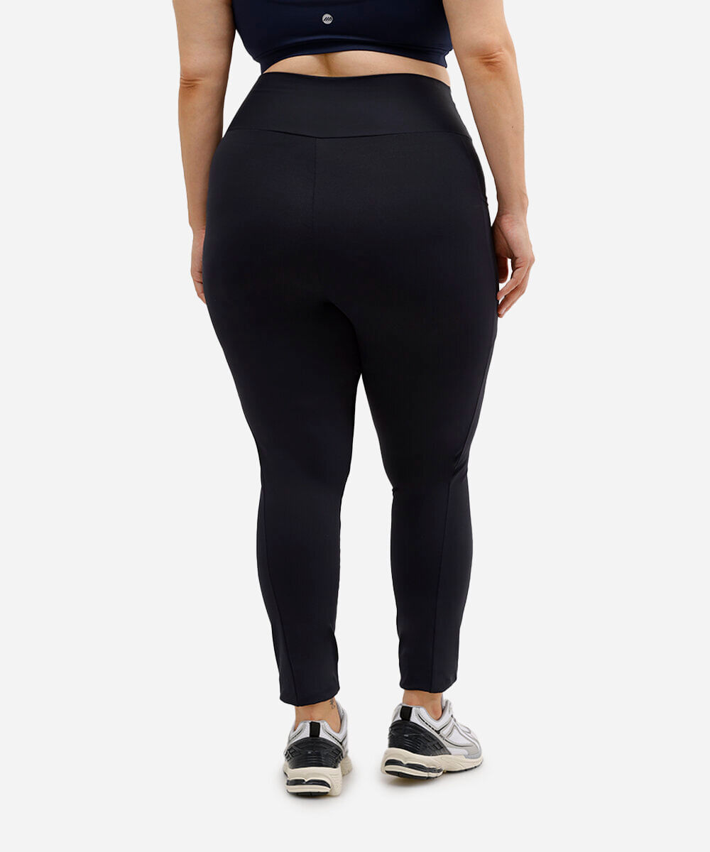calça legging plus size com bolso esportiva preta
