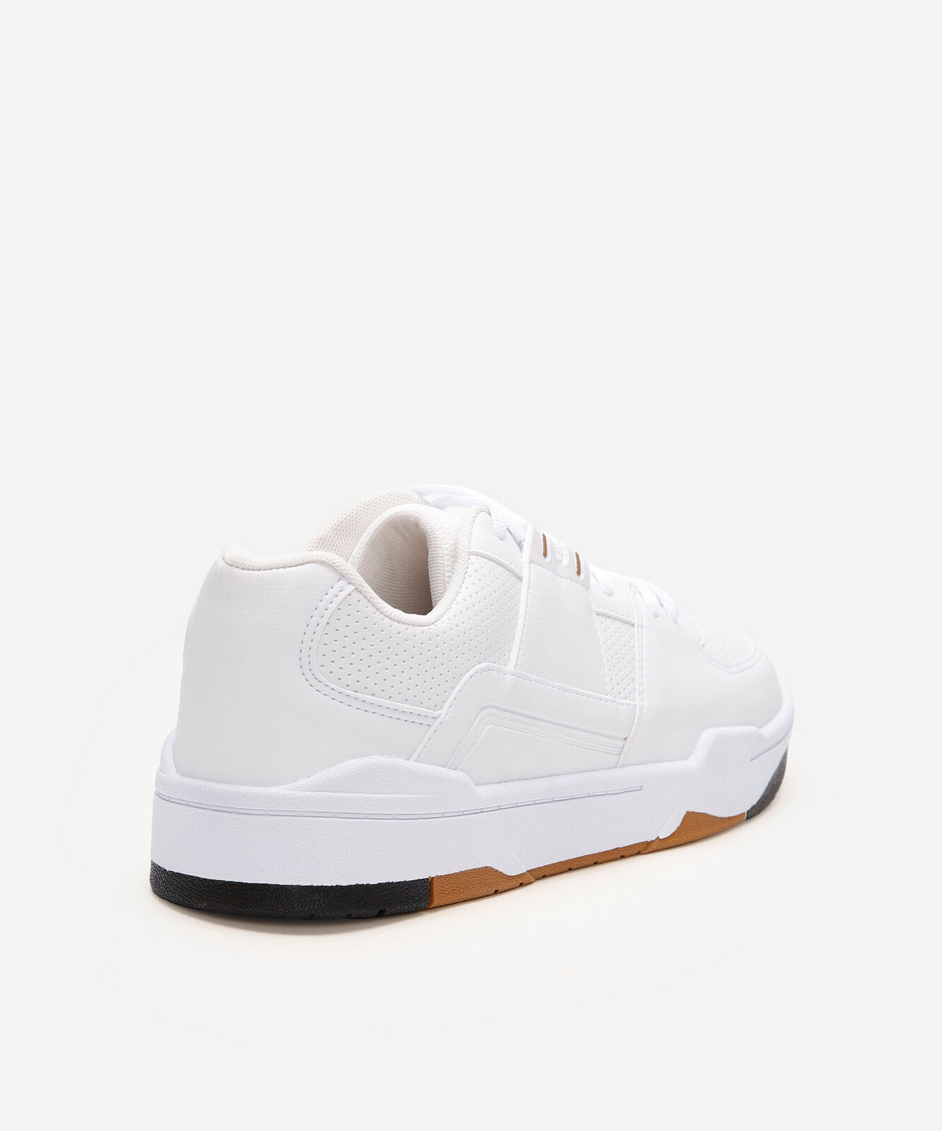 tênis casual com recortes branco