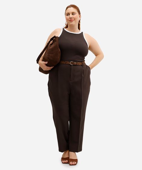 calça feminina de alfaiataria com cinto plus size marrom