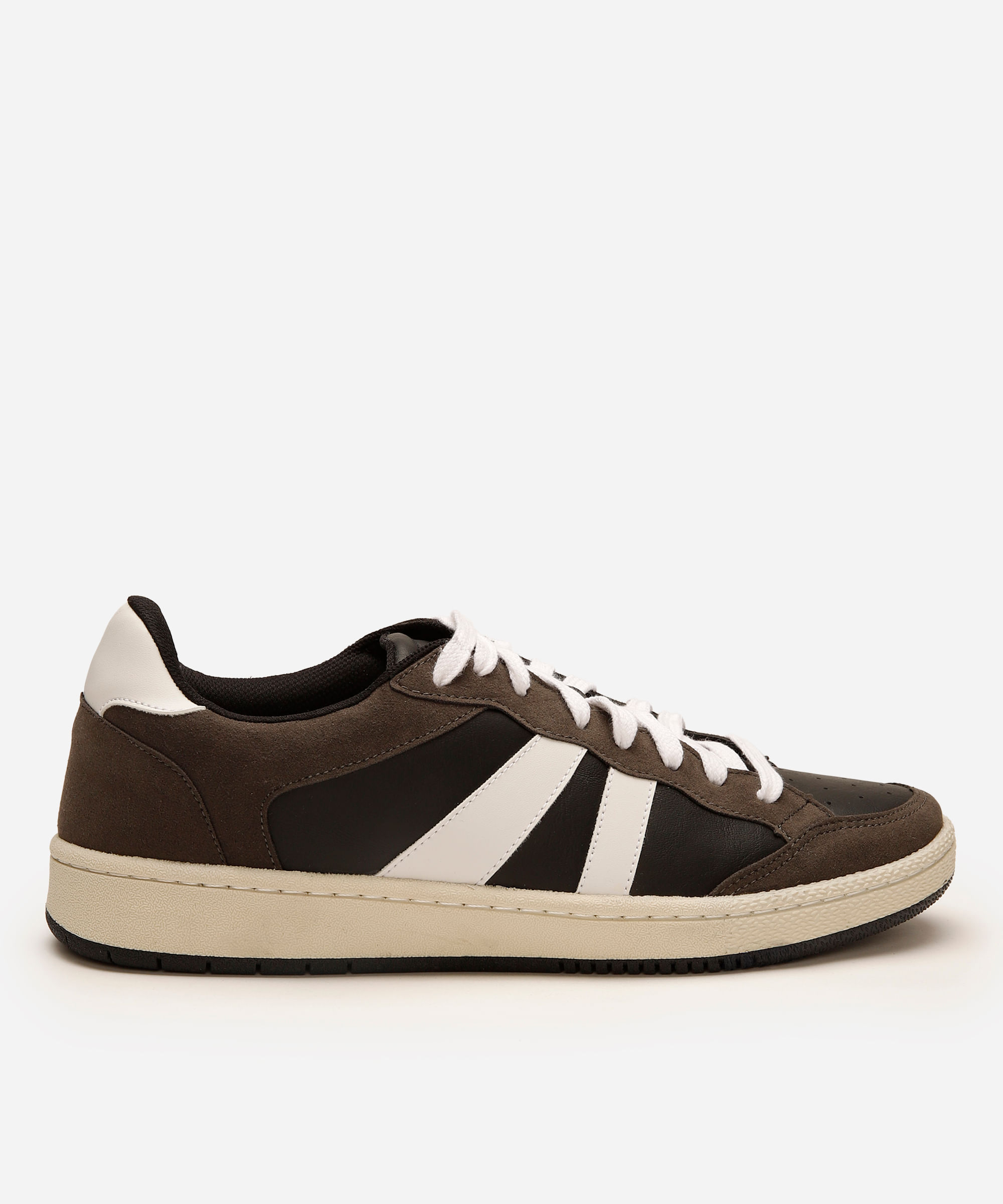 tênis casual com recortes preto