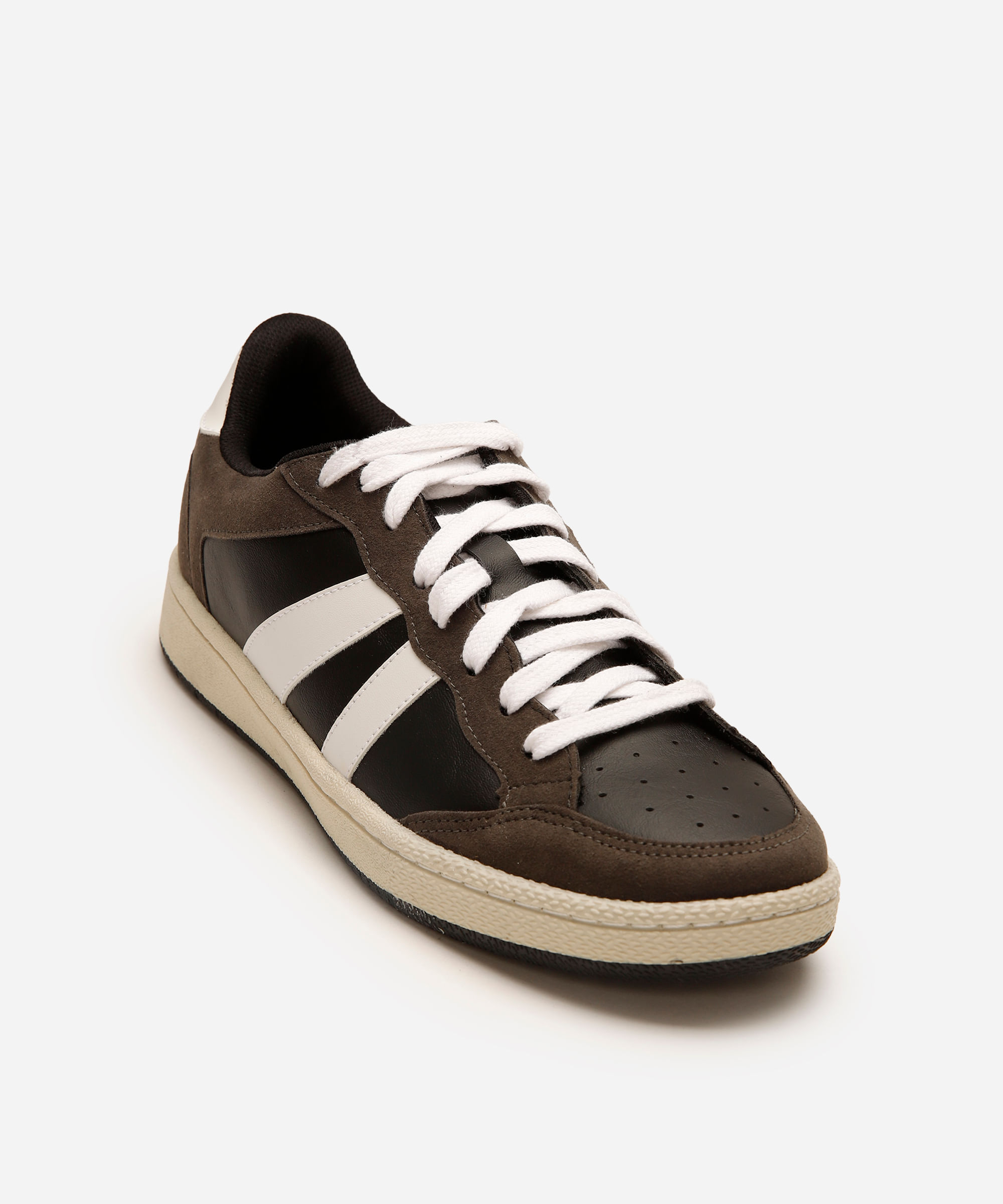 tênis casual com recortes preto