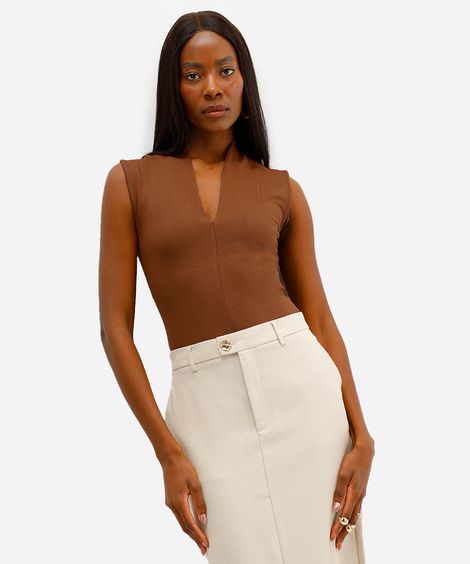 regata feminina com viscose decote v marrom