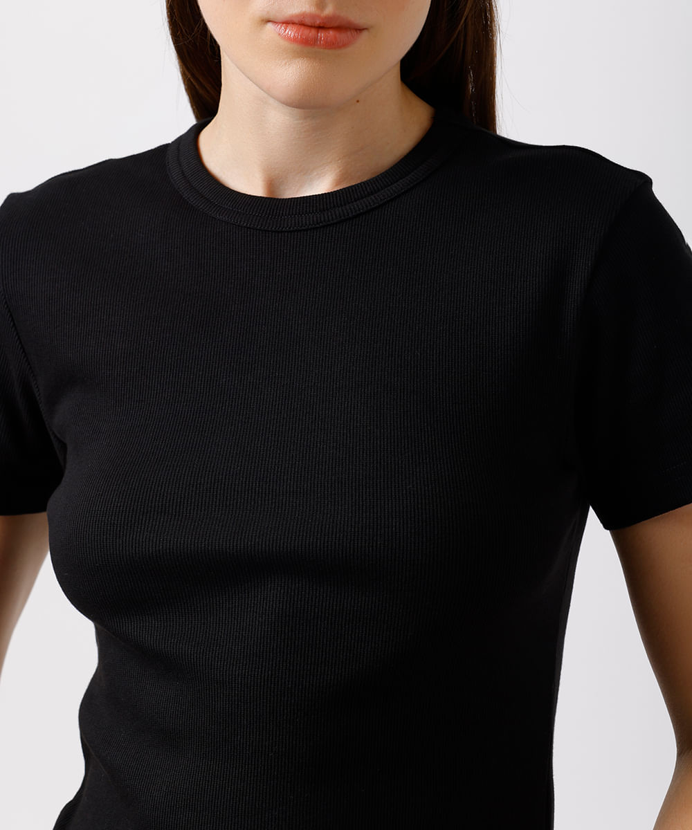 camiseta baby tee feminina de algodão peruano canelada mindset preta