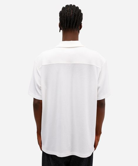 camisa manga curta texturizada e listrada - branco