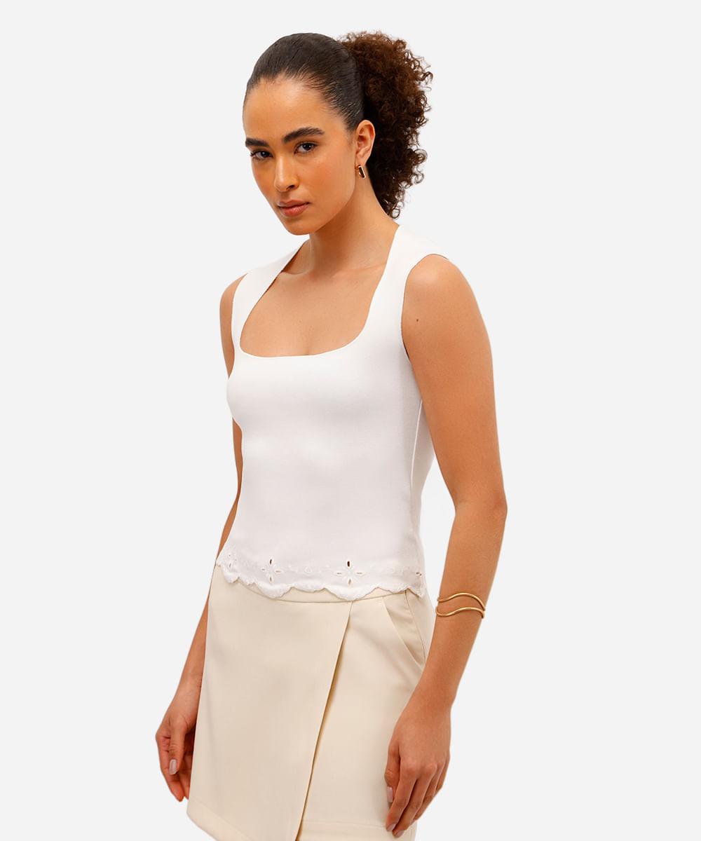 regata feminina decote quadrado com bordado off white