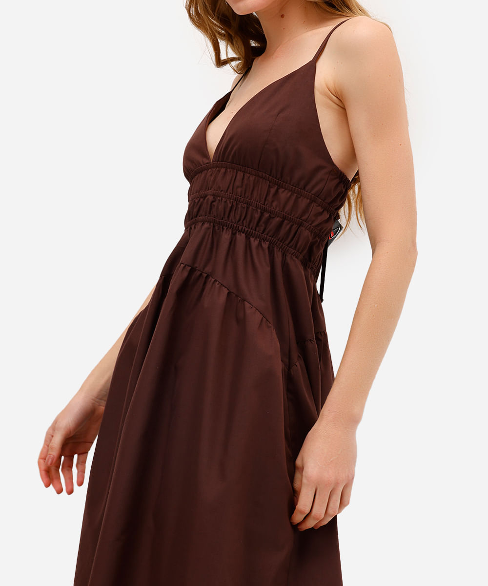 vestido midi feminino alça fina franzido marrom
