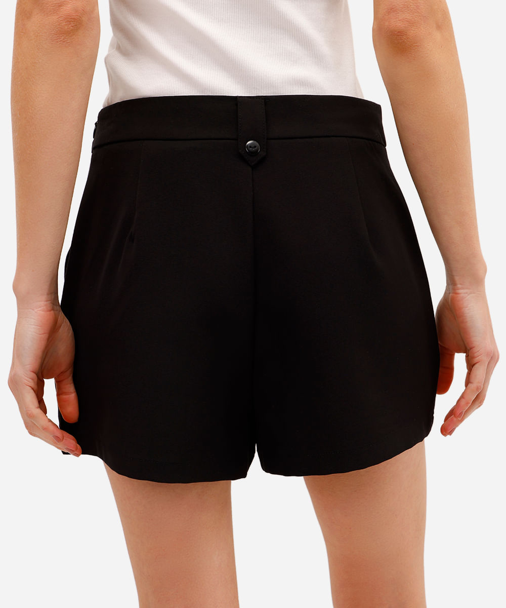 short feminino de alfaiataria com bolsos preto
