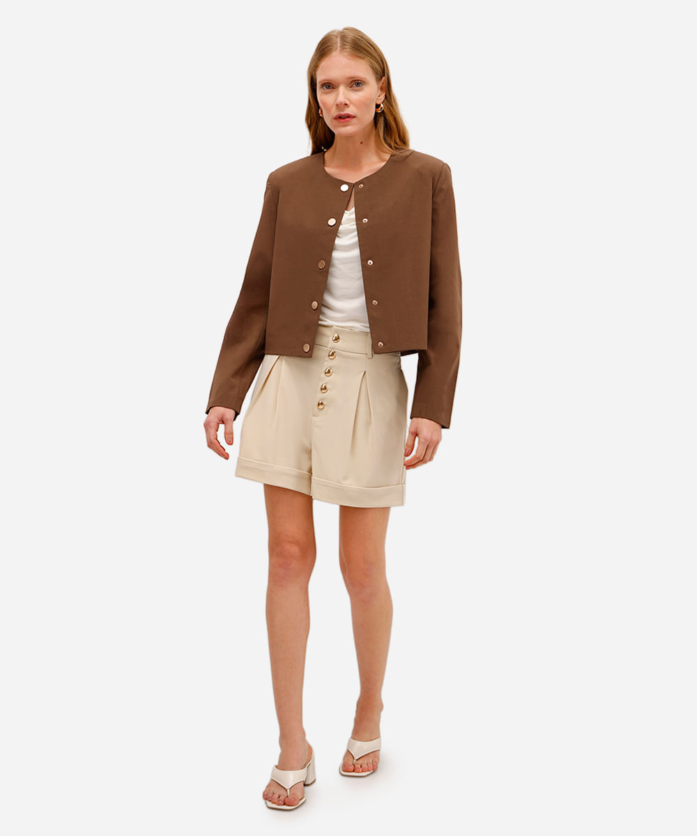 casaco feminino com botões marrom