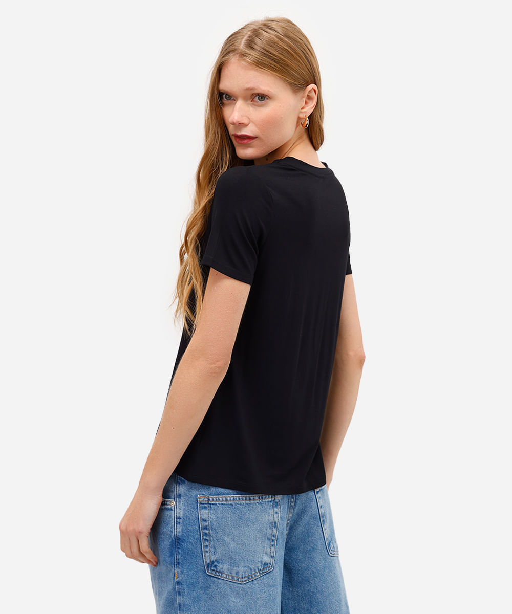camiseta feminina básica de viscose manga curta preta