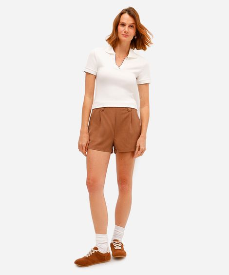 short feminino de alfaiataria com bolsos marrom